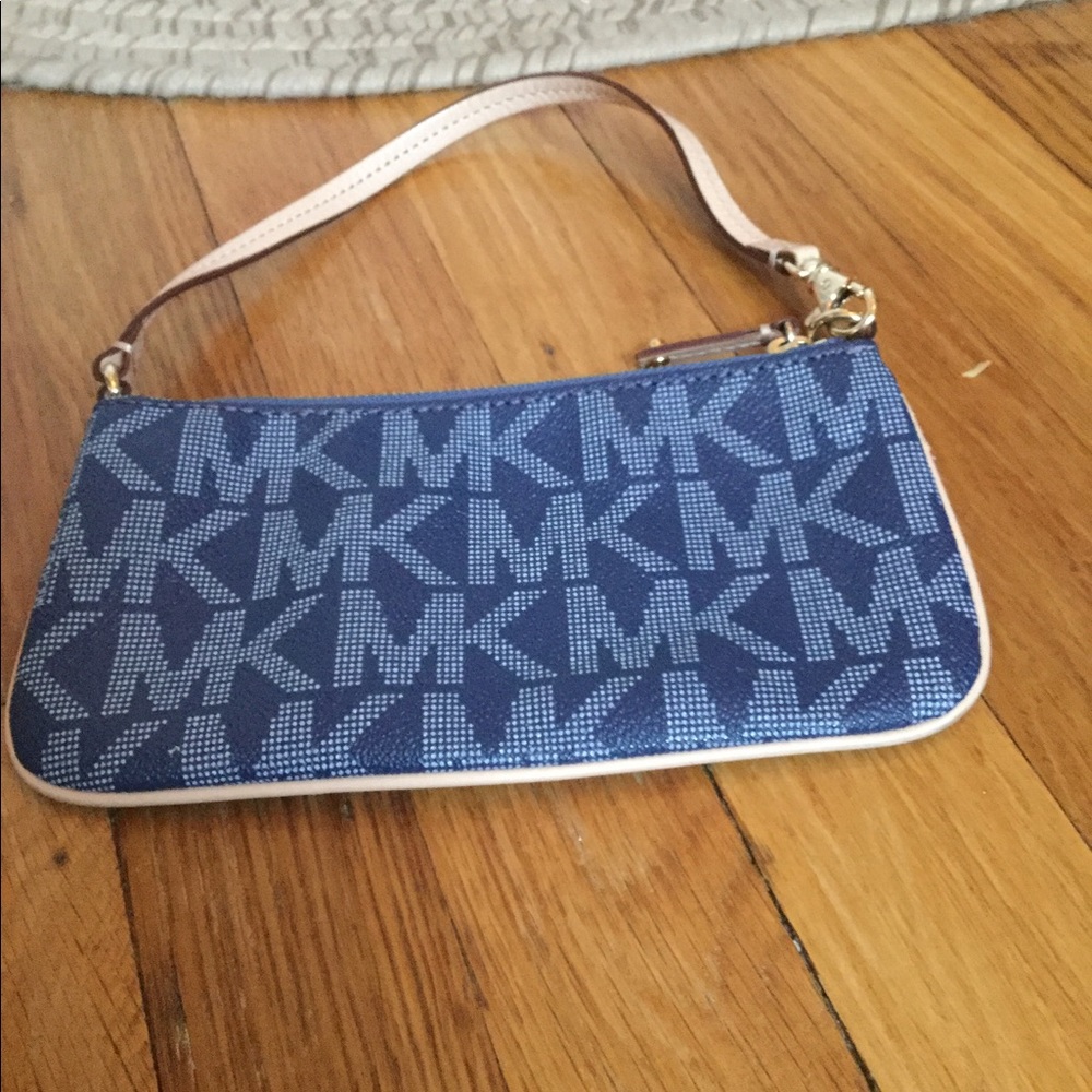 Michael Kors wristlet